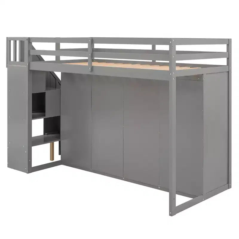 Kiefern-Hochbett mit Kleiderschränken, Schubladen und Regalen 237 cm L x 156 cm H
