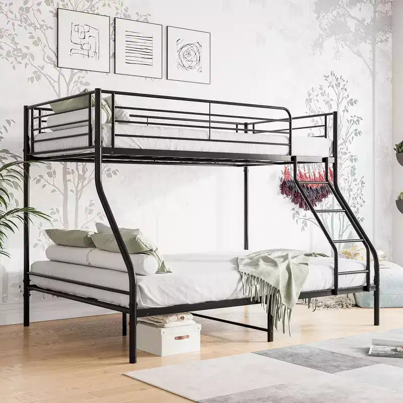 Etagenbett aus Metall (oben Twin, unten Full) mit Schutzgitter 149 cm H