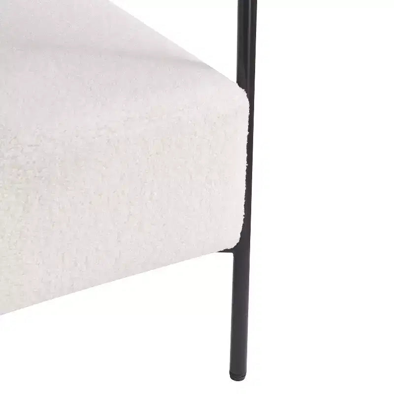 Akzentsessel aus Polyester mit geschwungenem Design und Eisenrahmen, 79 cm hoch