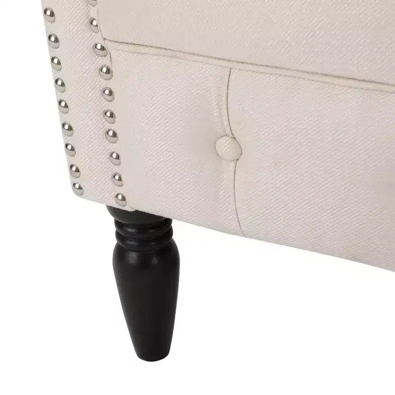 Gepolsterter Clubsessel mit Knopfheftung und Nagelbesatz, 76,8 cm H