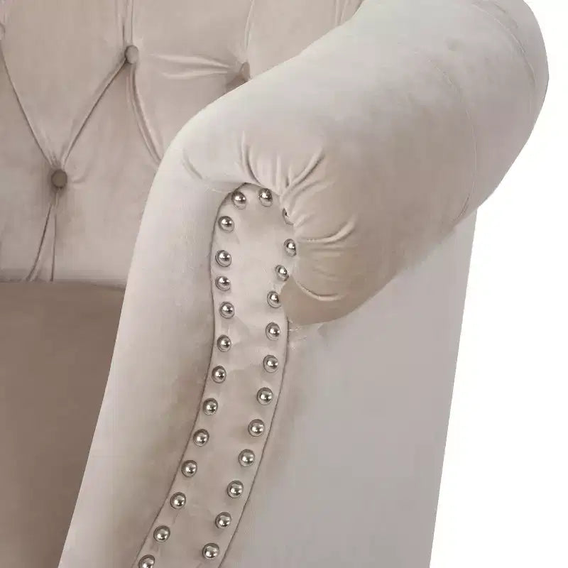 Gepolsterter Clubsessel mit Knopfheftung und Nagelbesatz, 76,8 cm H
